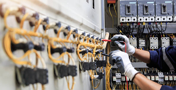 Professional Electrician technician working in Temperance, MI